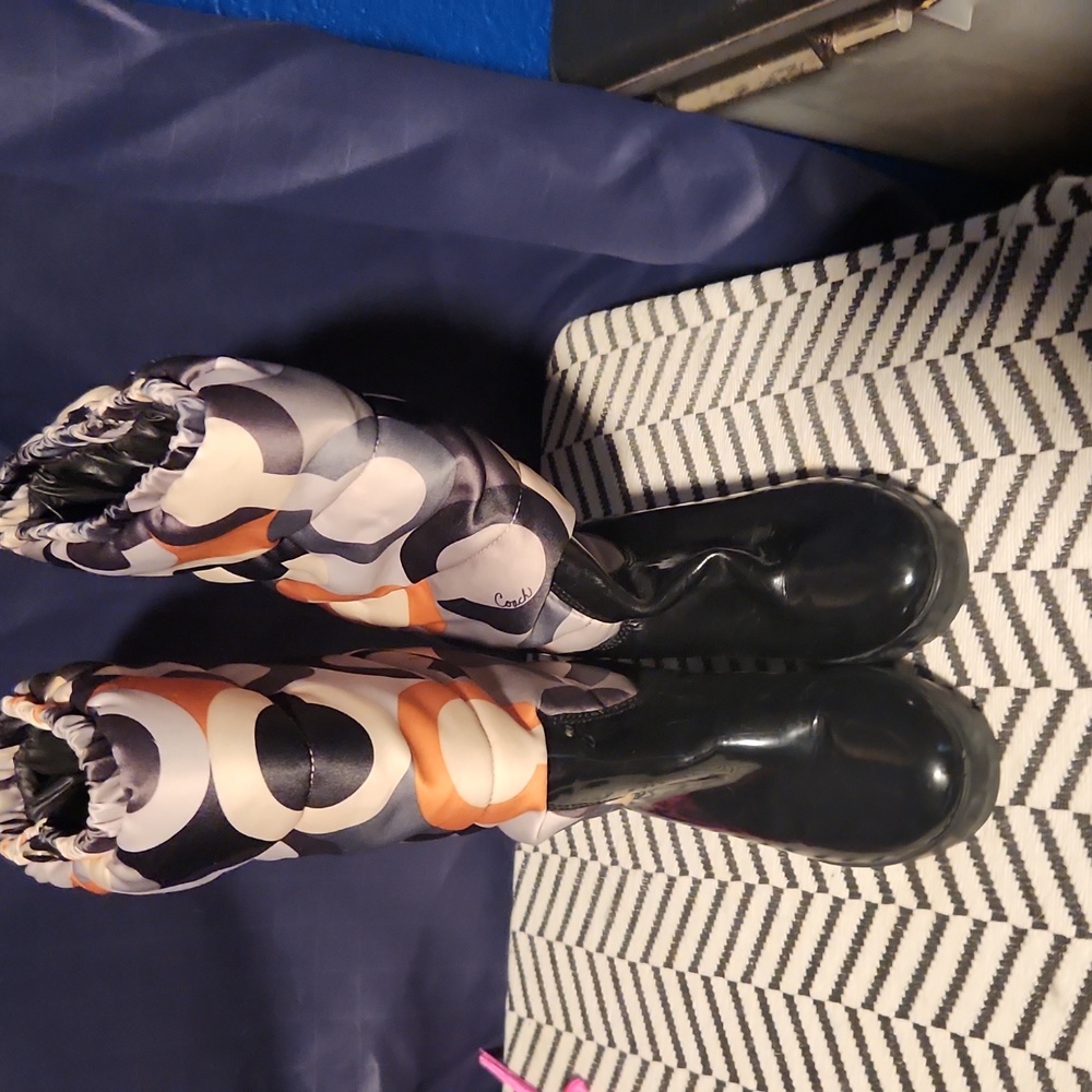 coach charm puffer boots sz 6